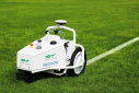 ربات TinyMobile می توانند در ۲۰ دقیقه خط کشی زمین فوتبال انجام دهد.