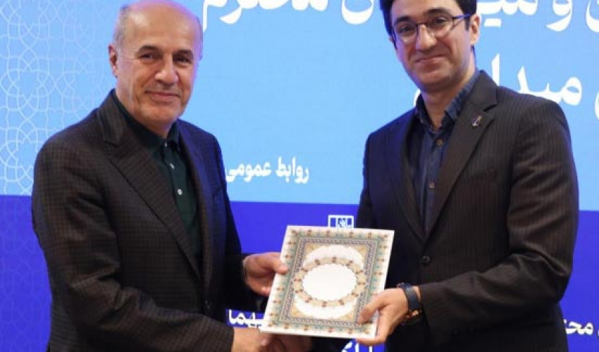 تقدیر از رئیس مرکز نوآوری پژوهشگاه تربیت بدنی و علوم ورزشی توسط معاون وزیر و رئیس سازمان امور دانشجویان