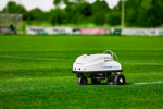 ربات TinyMobile می توانند در ۲۰ دقیقه خط کشی زمین فوتبال انجام دهد.